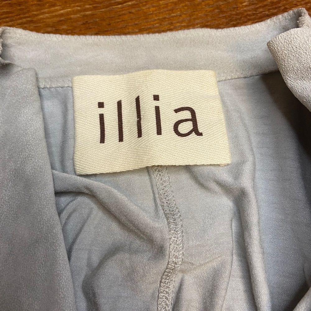 Illia Light Gray Drape Top size 2/small‎ - Picture 3 of 10